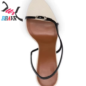 Sandalias de cuña elegantes, impermeables, antideslizantes y ligeras con punta abierta para mujer, modelo 2025, con tiras de bloques de color, ideales para la playa. - Product Image 5