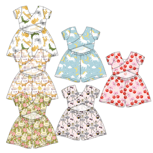 Combinaison courte à manches courtes pour petites filles, design à encolure croisée, découpe au dos, combinaison décontractée d'été pour tout-petits, combinaison douce pour enfants - Product Image 1