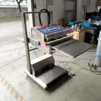 Scelleuse semi-automatique intégrée sous vide et à injection de gaz (azote) pour l'emballage sous vide et l'inflation de gaz N2 des petites quantités de noix et de pain
