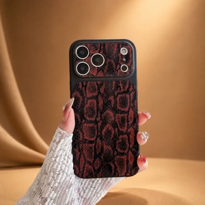 เคสโทรศัพท์กันกระแทกพิมพ์ลายหนังงูสำหรับ iPhone - Product Image 2