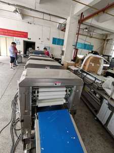 เครื่องทำลาชาพาราธาแบบอัตโนมัติ ราคาโรงงาน สำหรับอาหารกึ่งสำเร็จรูป ผลิตแป้งขนมปัง 3000-4000 ก้อน/ชั่วโมง - Product Image 6