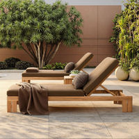 Chaise longue d'extérieur en teck de luxe léger pour hôtel et villa, design moderne, résistante aux UV, rembourrage doux, multi-positions