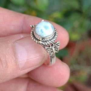 Anillo de Plata Larimar Hecho a Mano con Mariposa, Plata de Ley 925, Engaste Natural con Bisel, Rodio, Anillo de Boda, Compromiso, Piedra de Nacimiento de Febrero - Product Image 1