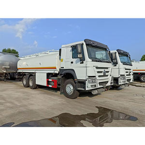 Camion-citerne Sinotruk Howo 6X4 neuf, capacité 20000L, 3 compartiments, moteur diesel spécial, état d'occasion, pour le stockage d'huile et de GPL - Product Image 2