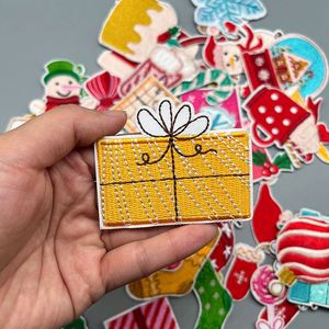 Patchs thermocollants écologiques brodés à l'ordinateur pour cadeaux de Noël, chaussettes, gants, bonhomme de neige, gâteau, sucette, pour vêtements, sacs, chapeaux - Product Image 3