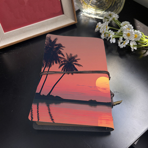 Carnet compact A6 fait main utile pour les joueurs de football universitaire idéal pour les exercices de formation et les statistiques de jeu avec palmiers soleil - Product Image 3