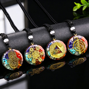 Pendentif énergétique Orgone 7 Chakras pour la guérison <span class=keywords><strong>Reiki</strong></span>, rond, en résine avec éclats de cristal, collier Orgonite, bijoux spirituels - Product Image 3