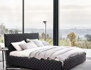 Base de Cama King Moderna Tapizada en Tela, Diseño de Base de Cama con Resorte, Estilo Elegante - Product Image 1