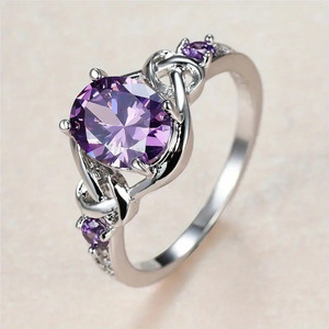 Anello con Design Ovale Viola e Fascia Intrecciata per Donne - Product Image 2