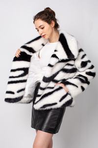 I colori personalizzati di alta qualità imitano il Maxi <span class=keywords><strong>cappotto</strong></span> in pelliccia sintetica morbida e calda con stampa zebra di coniglio di alta qualità - Product Image 4