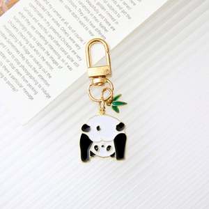 Llaveros promocionales de metal con forma de panda, de aleación de zinc, para carritos de compras, con MOQ bajo - Product Image 1