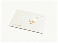 Carte de membre VIP d'hôtel personnalisée en PVC OEM, impression UV NFC, estampage à chaud, carte de fidélité de luxe, carte de contrôle d'accès intelligente pour les complexes hôteliers