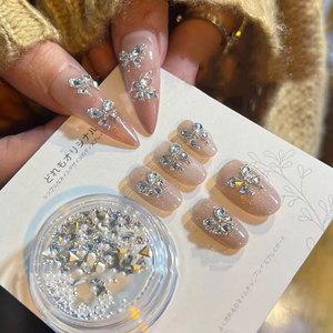 Accessoires de décoration d'ongles en strass 3D en forme de papillon, breloques et amulettes pour ongles Haoshi, fournitures pour ongles en gros - Product Image 1