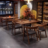 Ensemble de mobilier commercial pour restaurant, style rétro d'Asie du Sud-Est, table bistro en bois massif et banquette, pour café, hôtel, bar