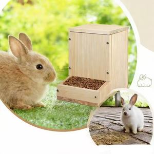 Comedero de madera maciza para conejos, dispensador de comida para mascotas al aire libre, caja de alimentación de madera para animales pequeños - Product Image 1