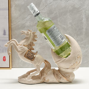 Inmediatley atraer riqueza adornos de caballo con alicates dinero estante de vino tinto nuevas artesanías de resina China decoraciones de gabinete de vino - Product Image 1