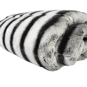 MWfur Factory OEM Luxury Bed cover King Queen Fur Chinchilla Green Rex Rabbit Fur Throw Blanket for Home Decor