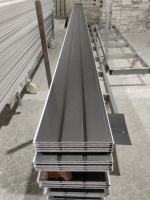 Panneau de plafond perforé en PVC noir pour usage extérieur et salle de sport, ignifuge et insonorisant
