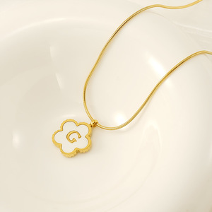 ZOGXIN Stainless Steel Five Leaf Clover Letter Necklace 18K Gold Plated Flower Pendant Jewelry For Gift And Leisure - Product Image 4