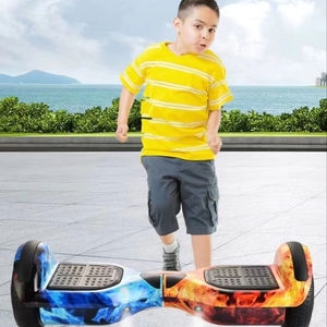 Hoverboard Électrique Auto-Équilibré 7 Pouces de Haute Qualité à Prix Abordable pour Enfants avec Lecteur de Musique et Moteur 500 W - Product Image 3