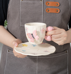 Juego de <span class=keywords><strong>Taza</strong></span> y Platillo de Porcelana con Diseño de Mariposa Rosa y Morada en Relieve 3D, Pintado a Mano, Estilo Rústico Elegante, Ecológico - Product Image 4