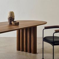 Table à manger de style moderne avec base en bois massif couleur noyer, meubles pour la salle à manger