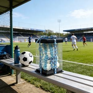 Ours en fleurs PE Premium de l'équipe nationale d'Argentine dans une boîte acrylique pour souvenirs de supporters de football – Vente en gros - Product Image 2