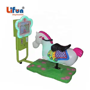 Anak-anak dalam ruangan koin dioperasikan 3D kuda kiddie ayunan naik video permainan hiburan Naik dengan layar permainan interaktif