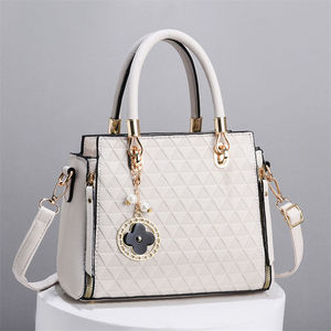 Sacs à main en cuir PU vert clair de luxe, style classique et tendance, nouvelle collection 2026 pour femmes - Product Image 4