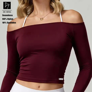 Haut de yoga sans couture extensible à manches longues pour femme avec logo personnalisé, haut de sport respirant à épaules dénudées avec trou pour le pouce - Product Image 2