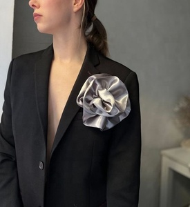 SHANGJIN mode grande <span class=keywords><strong>fleur</strong></span> <span class=keywords><strong>tissu</strong></span> Corsage 11cm <span class=keywords><strong>tissu</strong></span> Corsage personnalisé fait à la main <span class=keywords><strong>tissu</strong></span> <span class=keywords><strong>fleur</strong></span> broches <span class=keywords><strong>pour</strong></span> <span class=keywords><strong>robe</strong></span> - Product Image 6