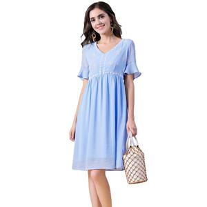 Abito blu chiaro con scollo a V con ricamo, maniche corte svasate, abito <span class=keywords><strong>Midi</strong></span> in Chiffon da donna - Product Image 1