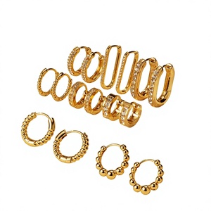 Orecchini a Cerchio da Donna in Acciaio Inossidabile Elettroplaccato con Piccole Perle Geometriche Islamiche e Strass <span class=keywords><strong>di</strong></span> Cristallo - Semplici, Personalizzati, <span class=keywords><strong>di</strong></span> Alta Gamma - Product Image 1
