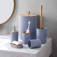 Ensemble de 6 accessoires de décoration de salle de bain en bambou écologique en plastique noir moderne par Moozi