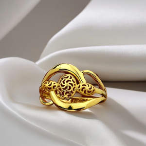 Anillo de Oro de Diseño para Mujer, Elegante Patrón Entrelazado, Anillo de Oro con Diseño Moderno y Elegante, Perfecto para Uso Diario y Bodas - Product Image 1