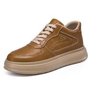 รองเท้าผ้าใบลำลองแบบมินิมอลสีขาวล้วน ทรงกลาง สำหรับผู้ชาย พื้นหนา หนังพรีเมียม เพิ่มความสูง รองเท้ากีฬาสำหรับผู้หญิง เหมาะสำหรับเดินทุกวัน - Product Image 2