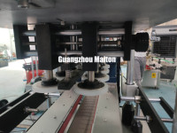 Capsuleuse automatique haute vitesse à 8 broches pour bidons et jerricans de 5 litres
