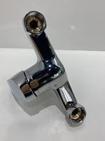 Chine Usine Mur Monté En Laiton Lavabo Mitigeur Chrome Fini Salle De Bains Robinet Céramique Valve Noyau Sanitaire Salles De Bains