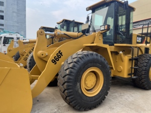 Chargeuse sur pneus Caterpillar 966F d'occasion très demandée pour le commerce extérieur, équipement de terrassement et de construction avec pièces d'origine. - Product Image 4