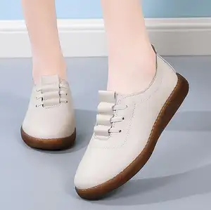 Nuevos zapatos casuales de lujo de cuero genuino para mujer, zapatos planos sin cordones para mujer, mocasín plano, zapatos de cuero con guisantes