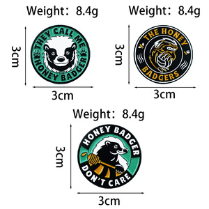 Broche ronde en alliage, motif Marmotte des montagnes cool de dessin animé, finition émaillée, pour décoration de sac à dos, badge animal avec inscription en anglais - Product Image 4