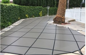 Couverture de piscine de sécurité avec œillets de verrouillage - Coupe-vent, résistante aux déchirures, bloque les débris et prévient les accidents pour les piscines familiales avec des animaux domestiques - Product Image 4