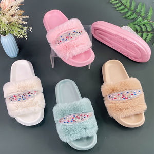 Pantoufles en fourrure d'alpaga bon marché à la mode chaussettes pantoufles pour femmes vente en gros d'usine - Product Image 4