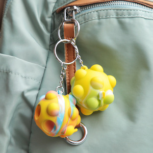 Masajeador de burbujas Kean, juguete antiestrés de silicona, llavero de colores variados, alivio del estrés, educativo, unisex, 5-7 años - Product Image 4