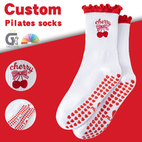 Chaussettes de Pilates personnalisées à volants, broderie cerise, cœur, grip en silicone, pour yoga, ballet, danse, fitness en intérieur pour femmes