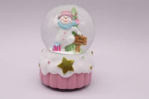 Boule à neige musicale 100MM personnalisée avec mignon Père Noël Bonhomme de neige Ange Résine Artisanat Souvenirs de Noël Chiffres Cadeau Chanson - Product Image 2