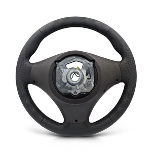 Volant de voiture en cuir noir entièrement perforé en stock pour BMW Série 13 E90 E91 E92 E93 M3 <span class=keywords><strong>M5</strong></span> E82 E81 E87 E88 <span class=keywords><strong>E60</strong></span> - Product Image 3