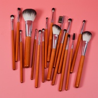 Ensemble de 17 pinceaux de maquillage pour le visage en poils de chèvre naturels de haute qualité Dongshen avec manche en bois et étiquette privée