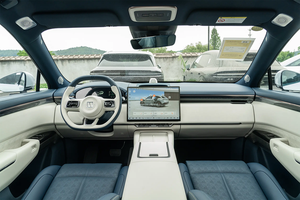 <span class=keywords><strong>2026</strong></span>年版 Zeekr 7X 高级电动SUV 四轮驱动 先进技术安全系统 601~700公里NEDC续航 城市移动出行 中国制造 - Product Image 3