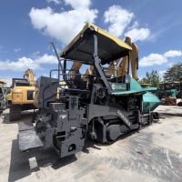 Machine à pavage routier VOGELE 2100-3L d'occasion pour la construction de routes avec contrôle fluide, composants de qualité et fonctionnement fiable